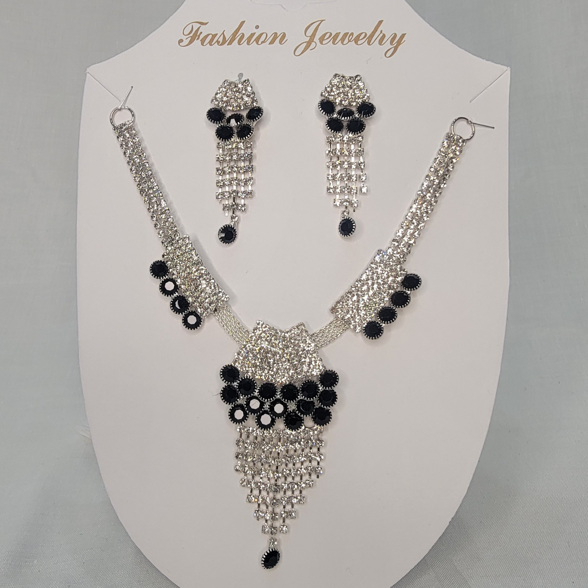 Trendy Necklace & Earring Set for Wedding & Festive Occasions