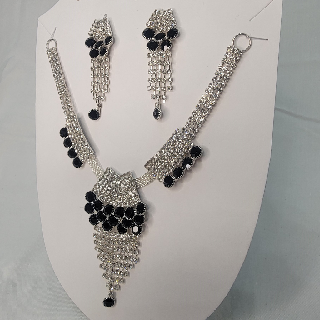 Trendy Necklace & Earring Set for Wedding & Festive Occasions