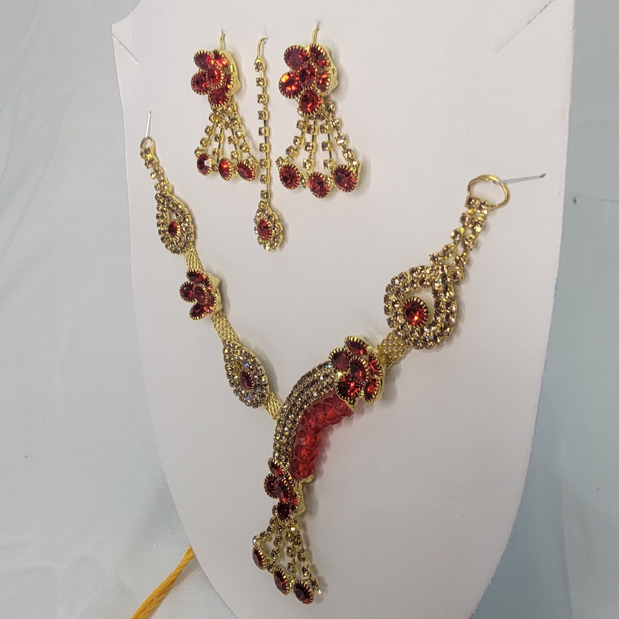 Trendy Gold Color Necklace & Earring Set for Wedding & Festive Occasions