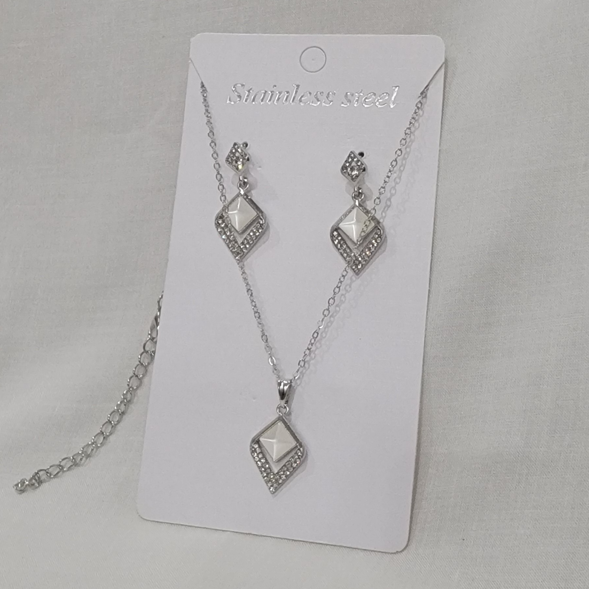 necklace with traditional earing