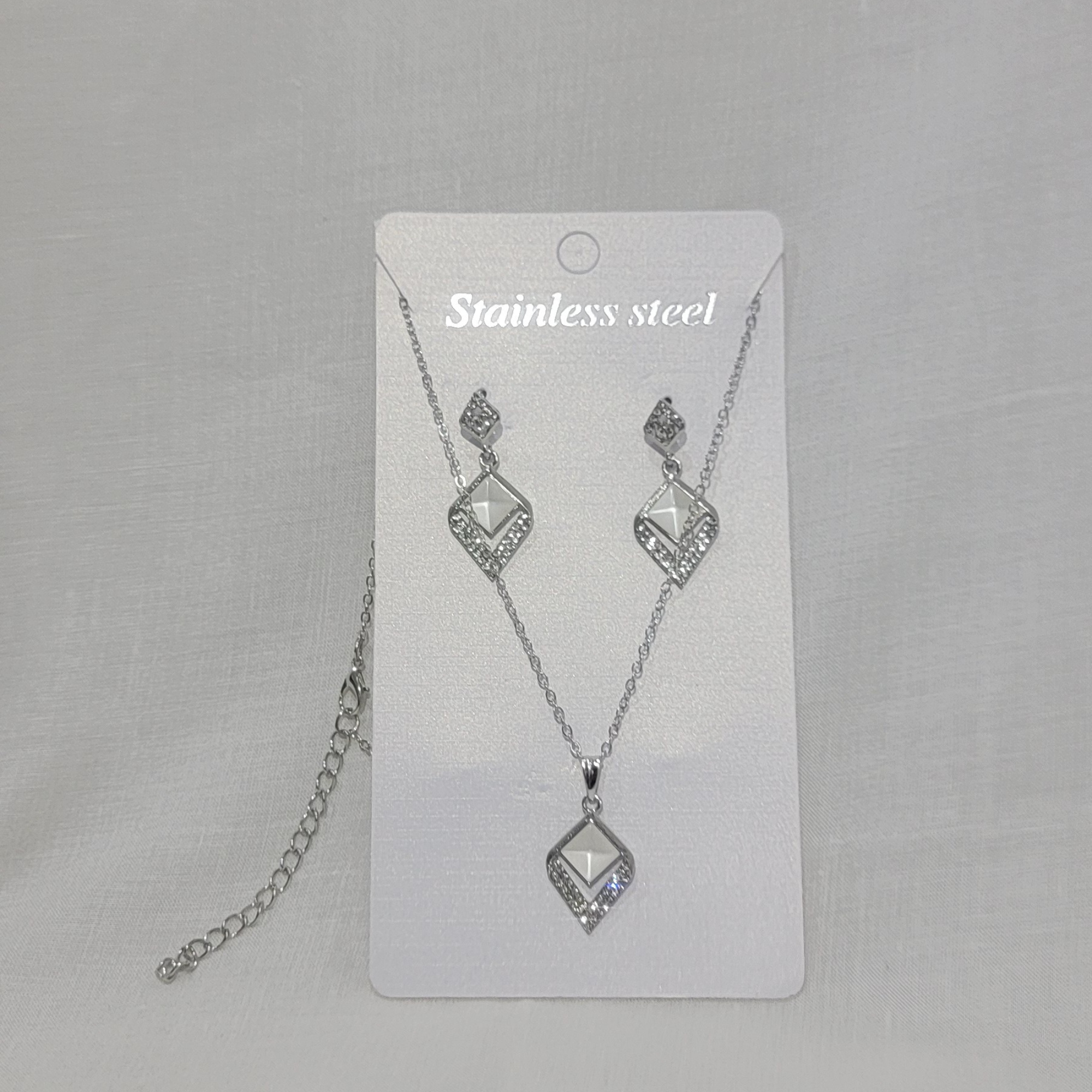 necklace with traditional earing