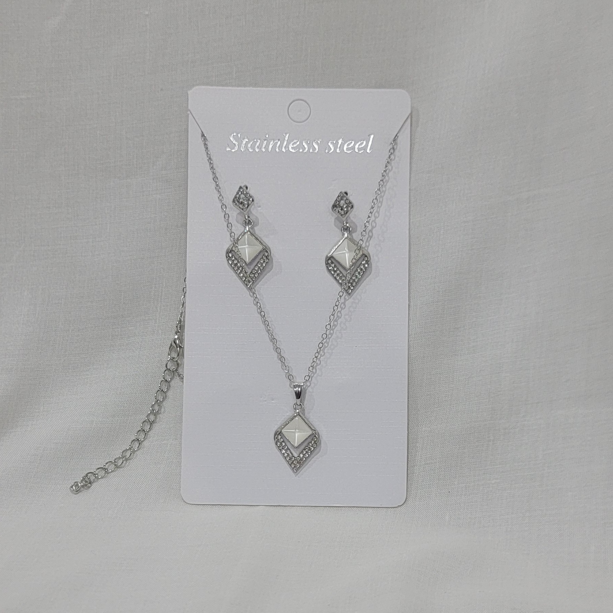 necklace with traditional earing