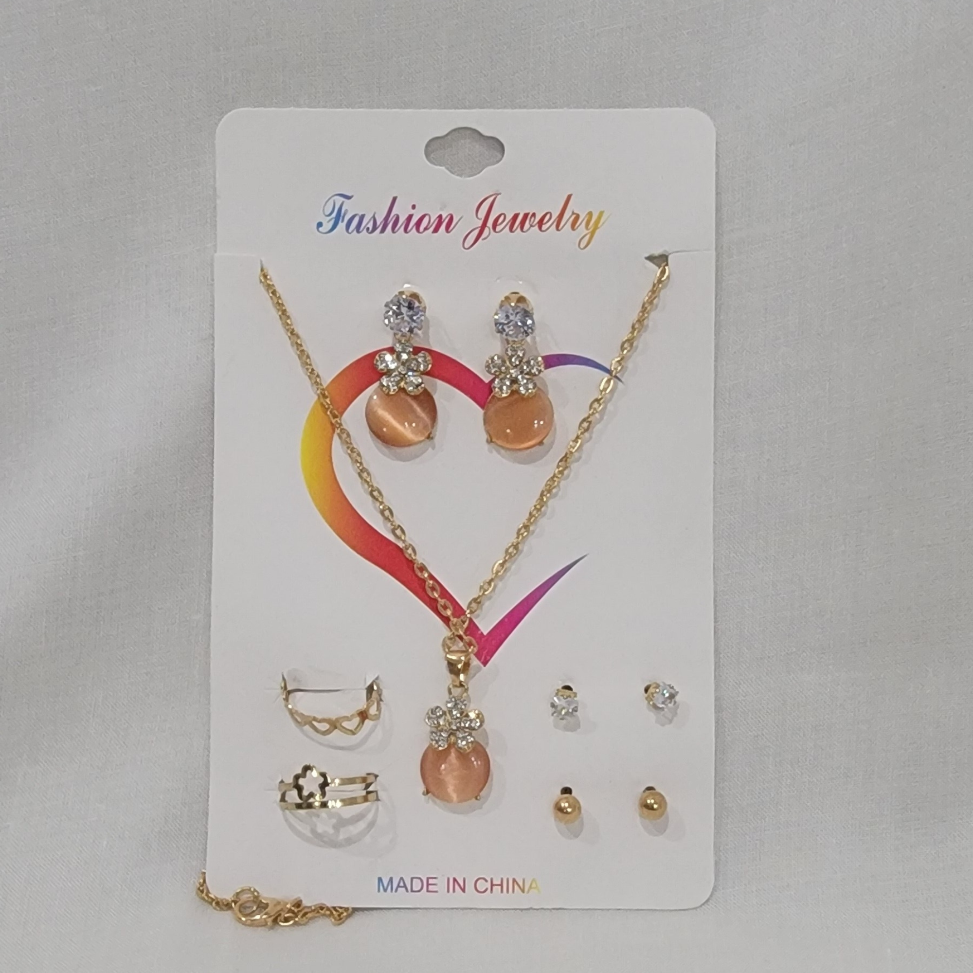 chain necklace with earing rings and topus