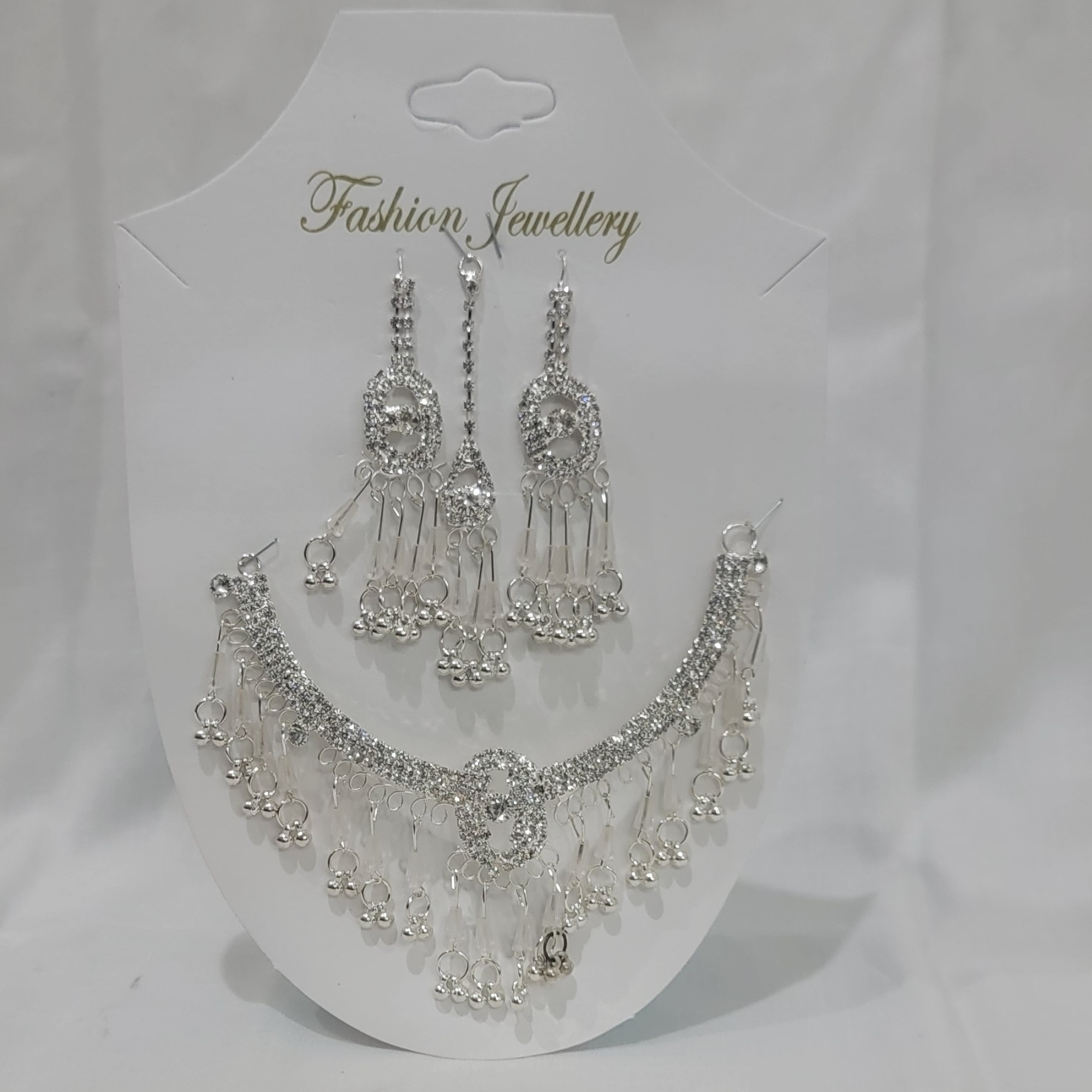 traditional necklace and earing